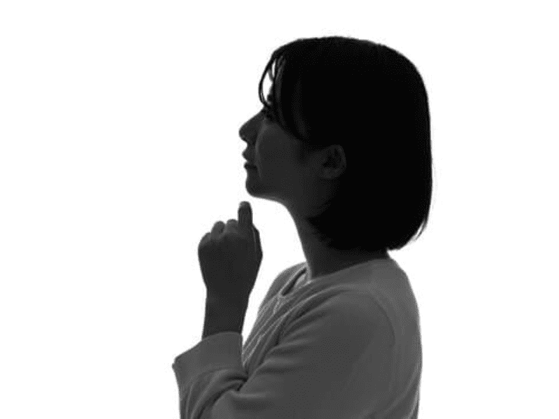 不眠に悩む女性